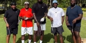 打磨球技詹姆斯晒度假时打高尔夫：外面实在是太热了