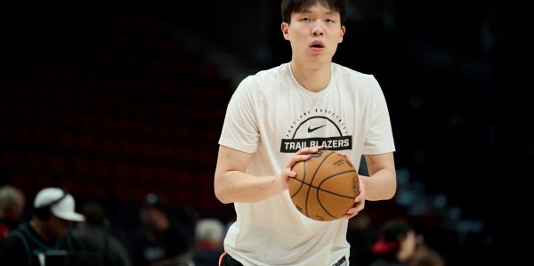 博鱼官网-开拓者客战绿军 斯普利特10人轮换 杨瀚森半场未能出战