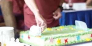 韦世豪带头唱生日歌久尔杰维奇在国家队度过58岁生日