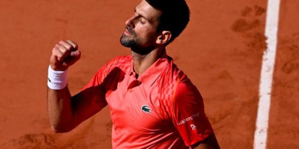 博鱼APP-德约在嘘声中鏖战获胜  不妙？身体警报再次响起