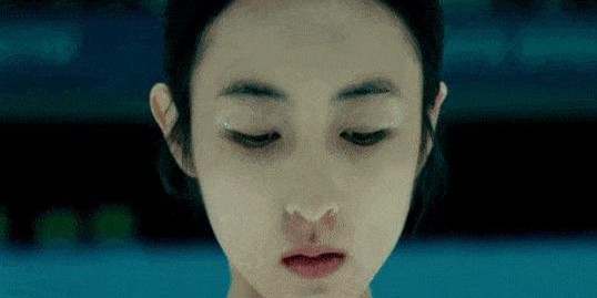 被24岁的张子枫吓到了！她怎么变成这样了